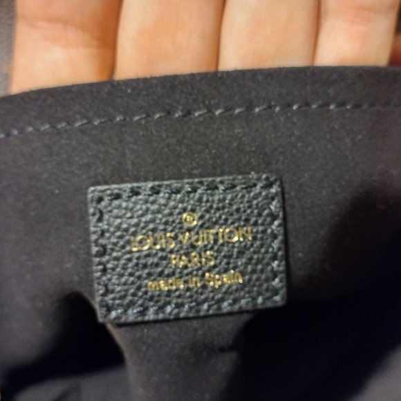 Louis Vuitton crossbody - Picture 3 of 10